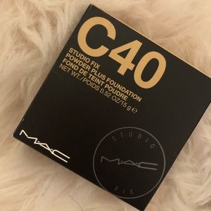 MAC C40 Studio Fix Powder Plus Foundation